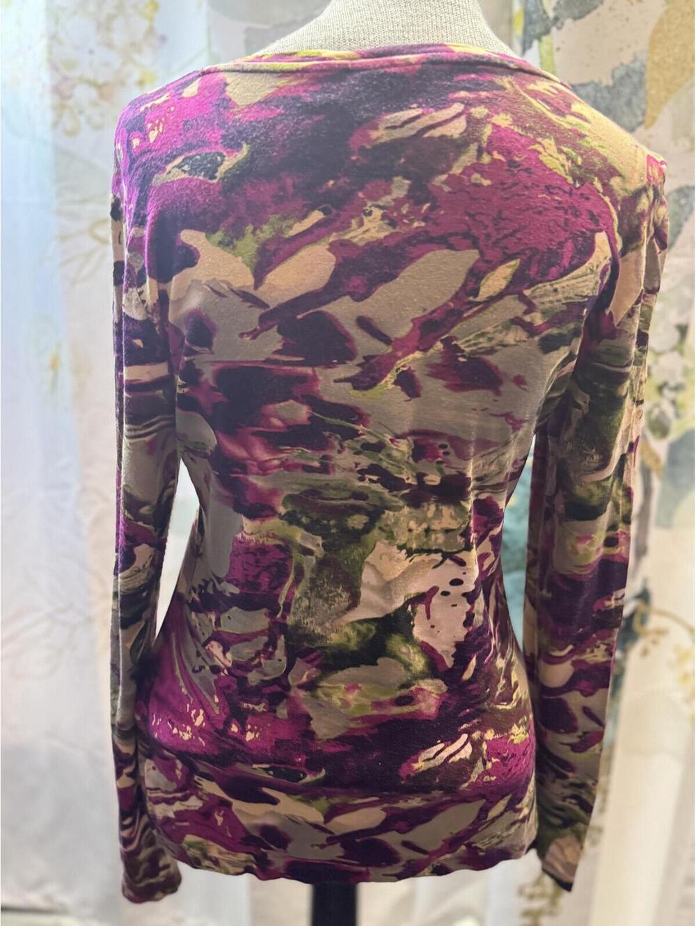 Long Sleeve V-Neck Top with Purple and Green Abstract Pattern - Picture 5 of 7